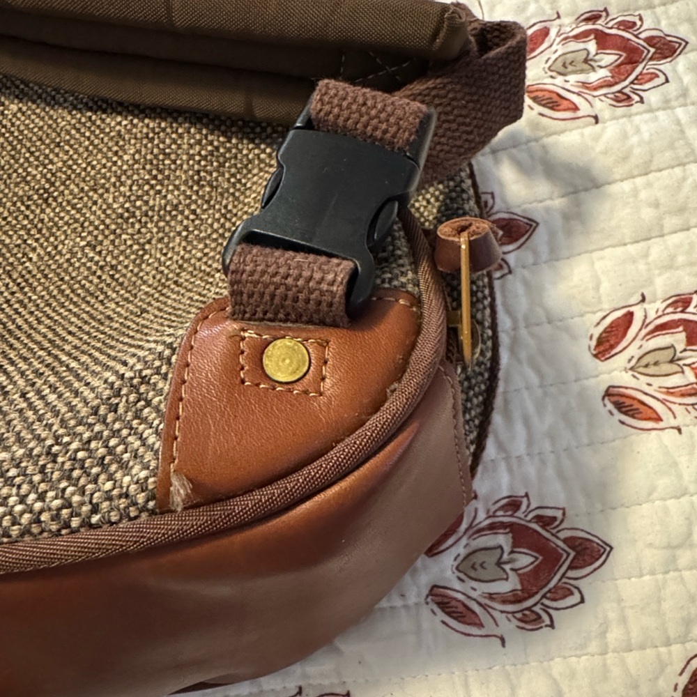 Orvis Leather and Tweed Backpack - Picture 7 of 11